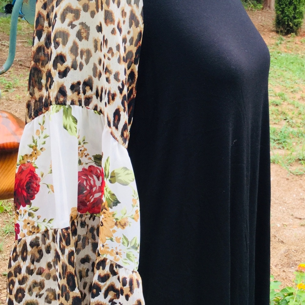 NEW Vision Print Sleeve Top - Picture 8 of 8